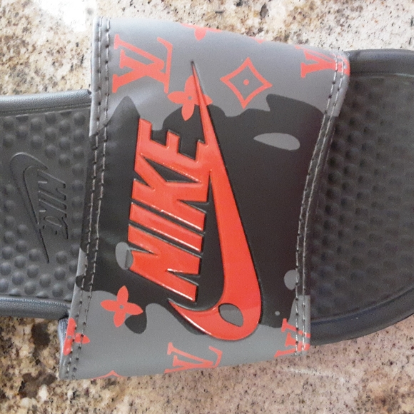 Nike shoes - Picture 3 of 4
